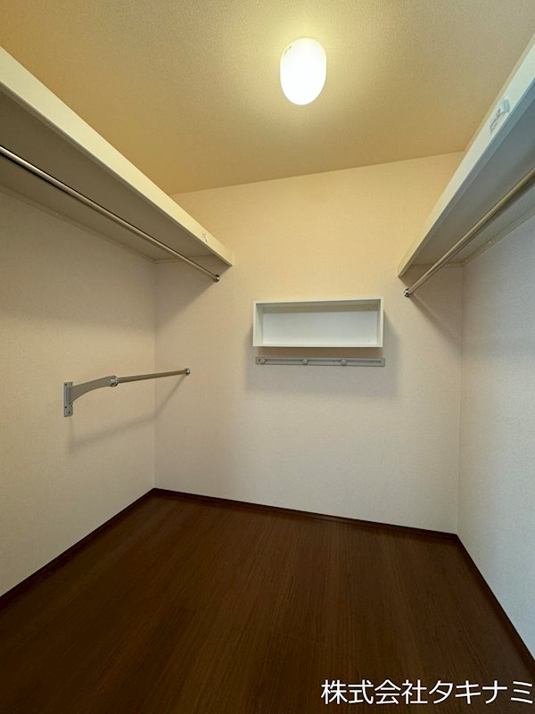 収納　ウォークインクローゼット