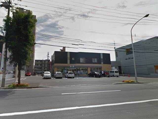 コンビニ　セブンイレブン札幌琴似3条2丁目店（コンビニ）まで371m