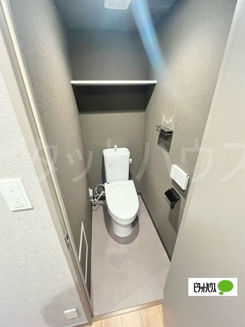 トイレ　温水洗浄便座