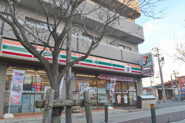 コンビニ　セブンイレブン大芝店（コンビニ）まで129m