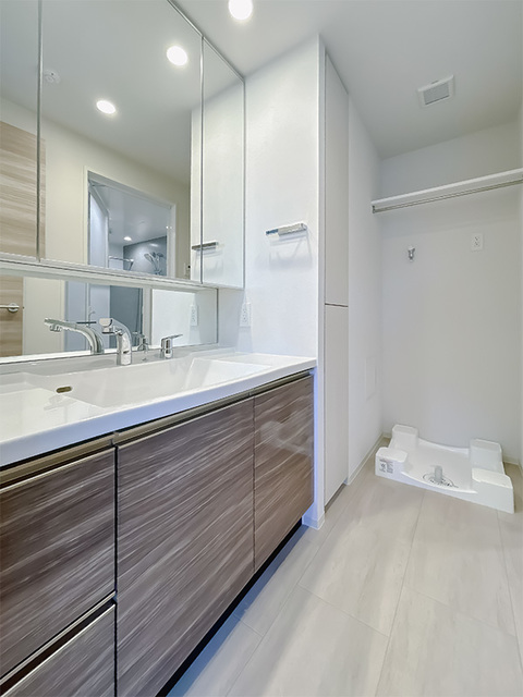 洗面設備　※写真は同タイプ住戸です。