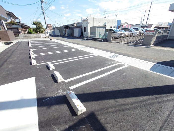 駐車場　駐車場に車を止められます