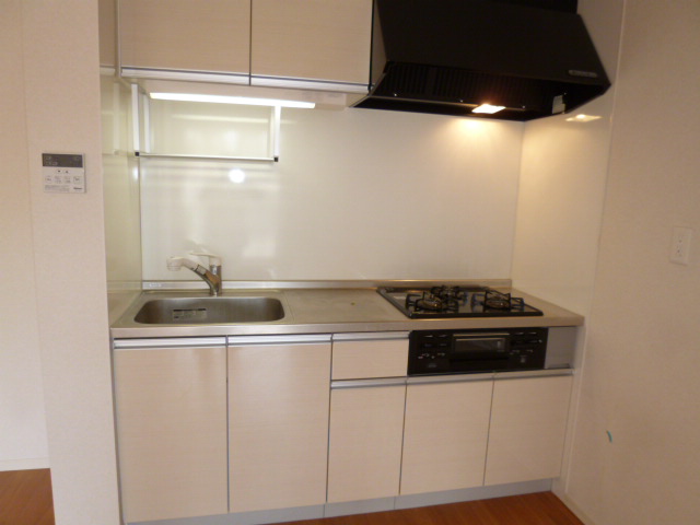 キッチン　3口ガスコンロ付きシステムキッチン