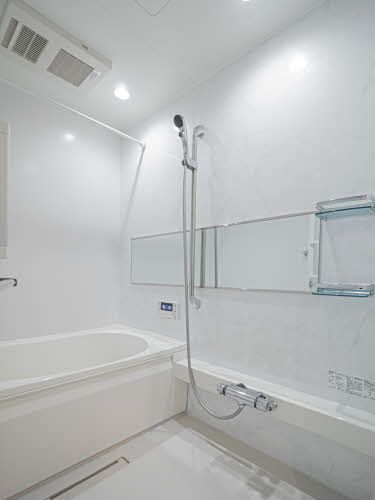 バス・シャワールーム　【浴室】浴室乾燥機付き