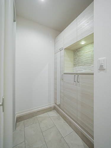 玄関　【シューズボックス】広々収納