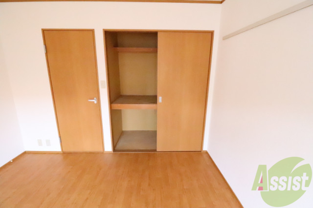 収納　押入れには来客用のお布団も収納できます、ドラエモンも収納ＯＫ