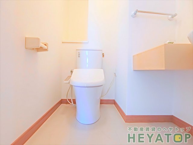 トイレ　温水洗浄便座（同仕様写真）
