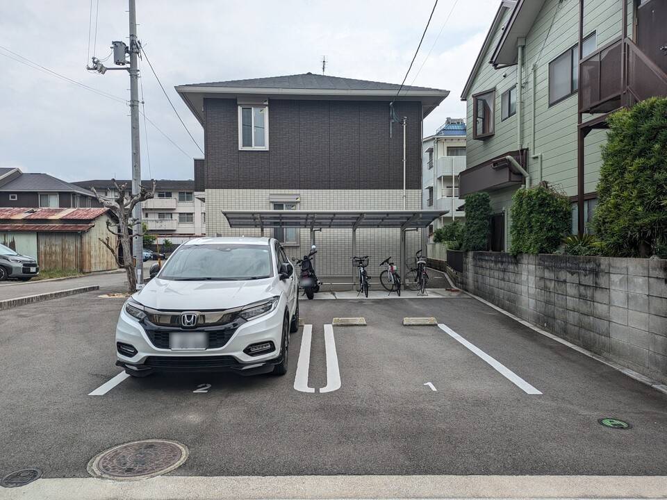 駐車場　駐車場