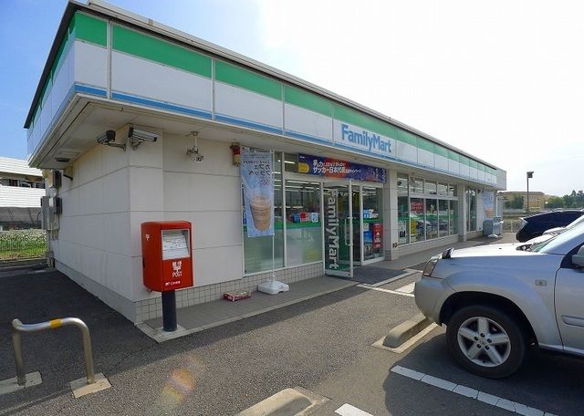 コンビニ　ファミリーマート大泉１丁目店（コンビニ）まで200m