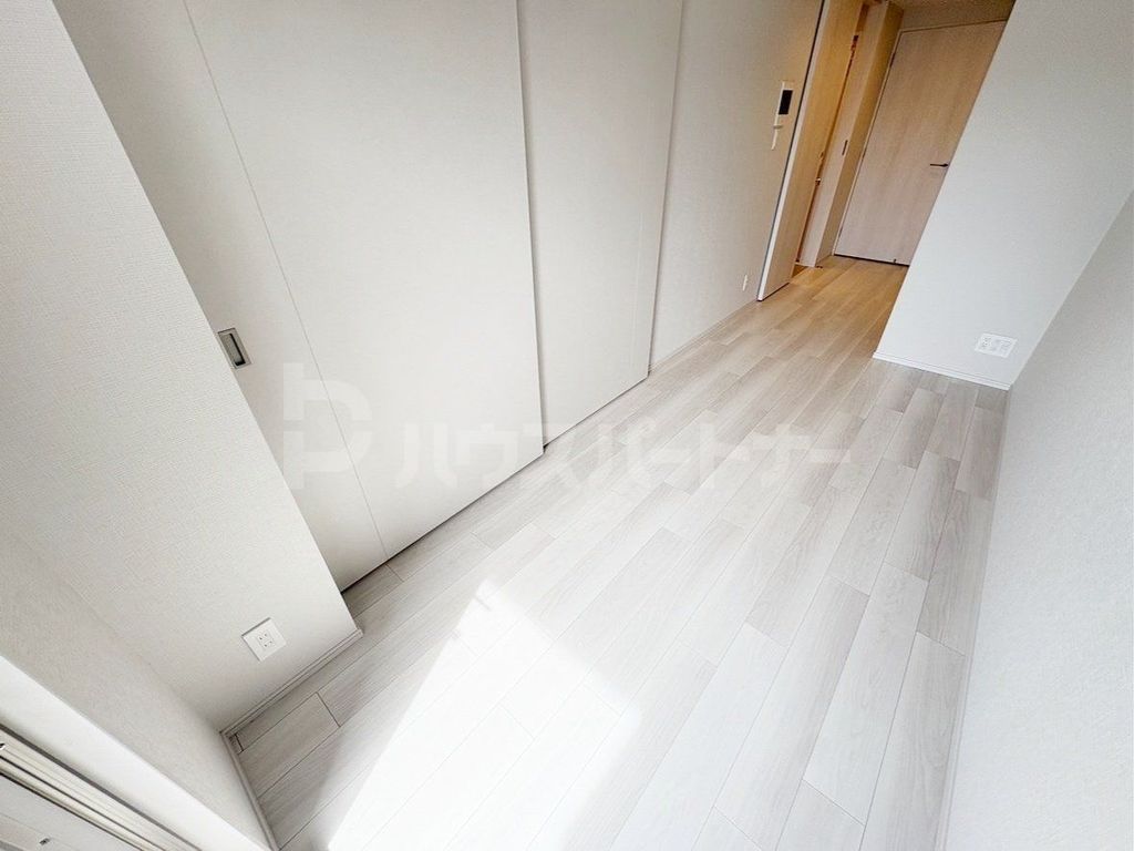 居室・リビング　玄関