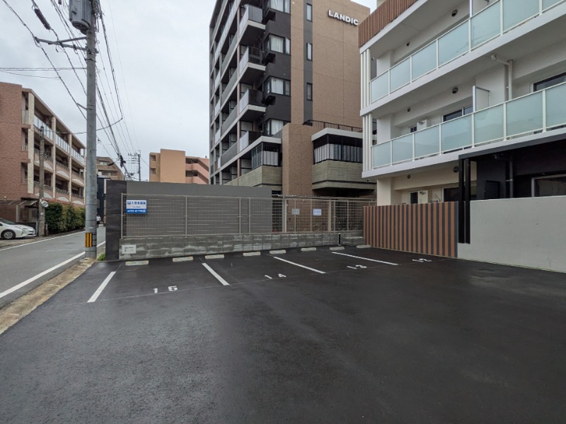 駐車場　モデルルーム