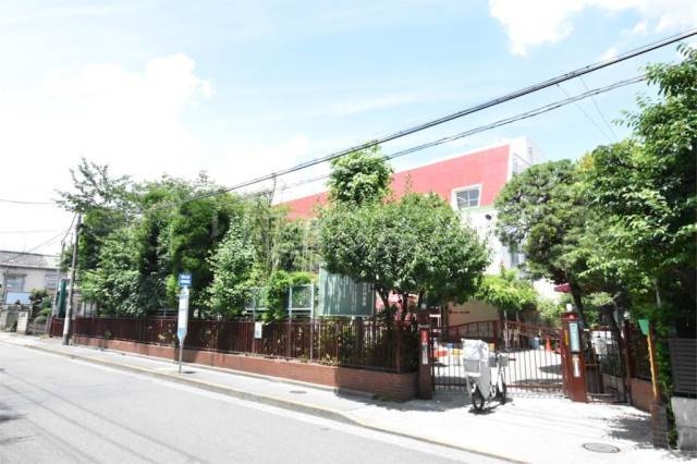 幼稚園・保育園　徳持（幼稚園・保育園）まで204m