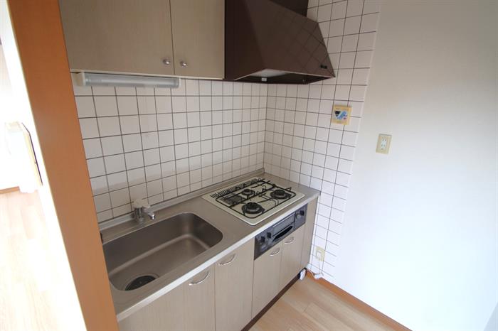 キッチン　3口ガスコンロ付きです