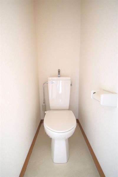 トイレ　暖房便座付き