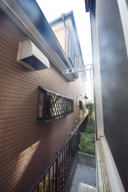 バルコニー　～今日も朝からお洗濯～