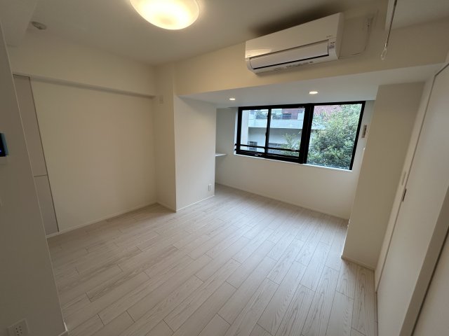 居室・リビング　写真は同タイプ住居です。