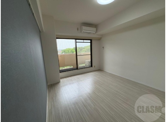 居室・リビング　７．５帖の洋室