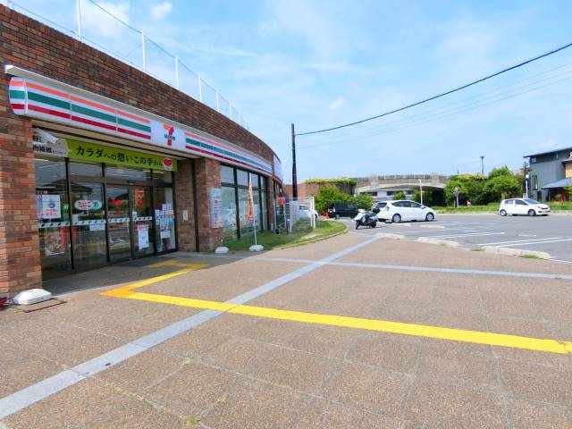 コンビニ　セブンイレブン（コンビニ）まで568m