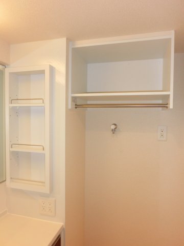 収納　ヴィラージュ横濱　脱衣所収納