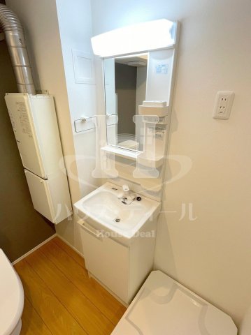 洗面設備　スペースが確保できる洗面所です