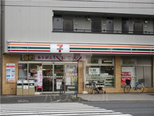 コンビニ　セブン-イレブン北区志茂駅前店（コンビニ）まで114m
