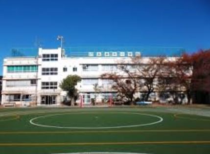 小学校　目黒区立五本木小学校（小学校）まで874m