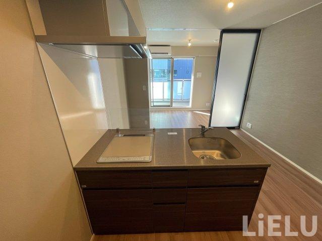 キッチン　同シリーズ物件のモデルルームになります※現況優先