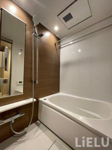 バス・シャワールーム　同シリーズ物件のモデルルームになります※現況優先