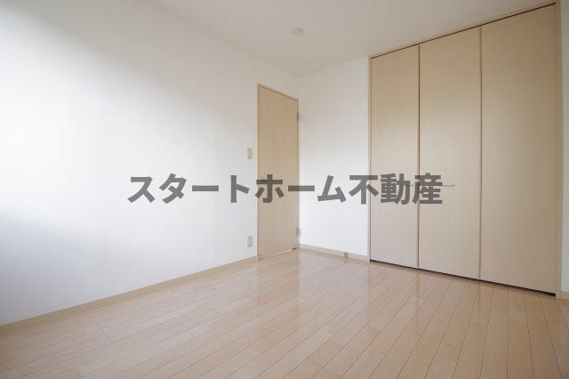 その他部屋・スペース　落ち着いて過ごせるお部屋なので、寝室にいかがでしょうか