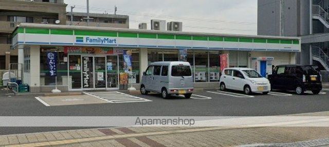 コンビニ　ファミリーマート（コンビニ）まで455m