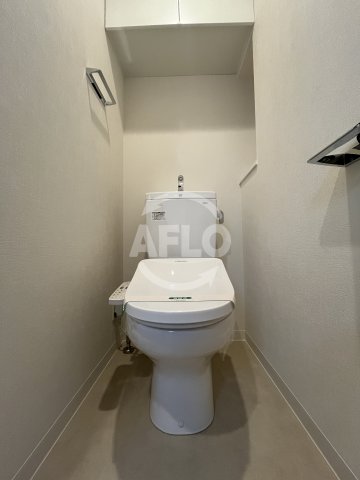 トイレ　スプランディッド十三本町　トイレ