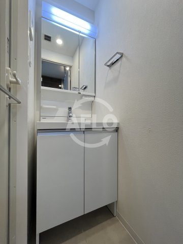 洗面設備　スプランディッド十三本町　洗面台