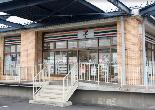コンビニ　セブンイレブン 江東辰巳3丁目店（コンビニ）まで1438m