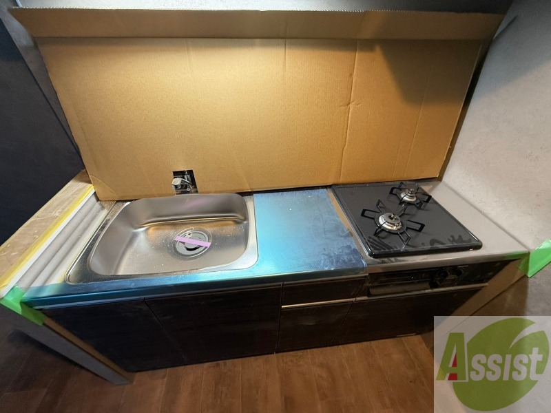 キッチン　キッチンはシックなデザインでした。洗い場も大きい。