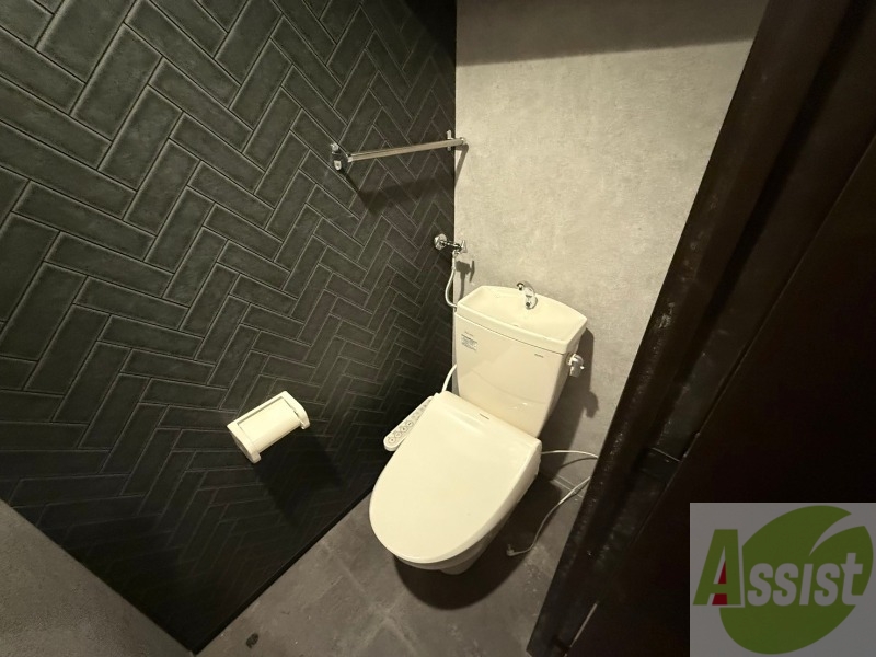 トイレ　こちらはトイレです。清潔感があり、安心して使用できます。