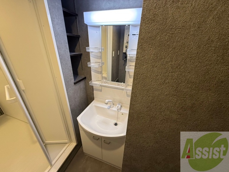 洗面設備　洗面台。身支度にはかかせないですよね～。