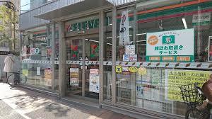 コンビニ　セブンイレブン港区南青山3丁目店（コンビニ）まで135m