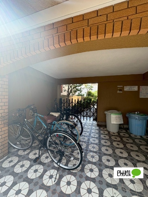 駐車場　※駐輪場