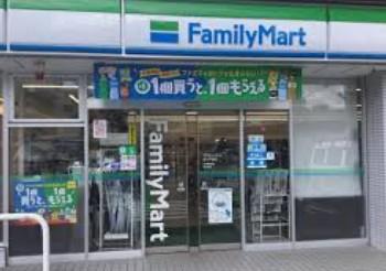 コンビニ　ファミリーマート品川平塚店（コンビニ）まで366m