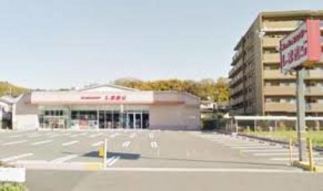 ショッピングセンター　ファッションセンターしまむら桃山店（ショッピングセンター）まで111m