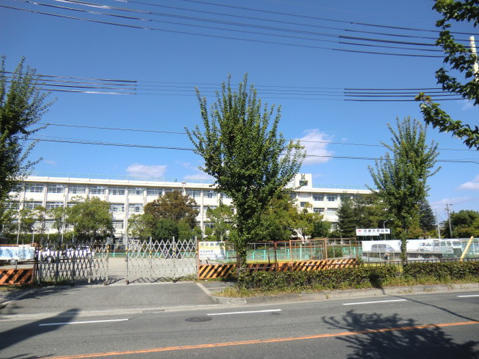 高校・高専　大阪府立牧野高等学校（高校・高専）まで259m