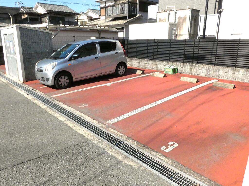 駐車場　敷地内駐車場です☆