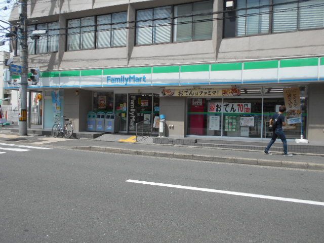 コンビニ　ファミリーマート丸太町猪熊店（コンビニ）まで437m