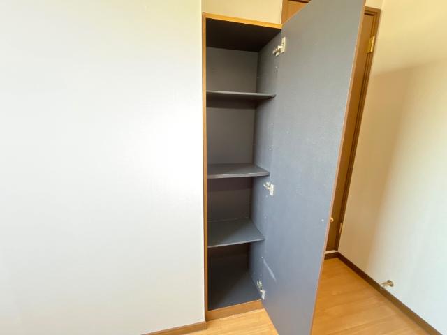 収納　洋室収納