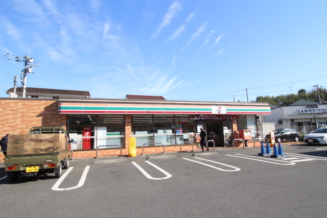 コンビニ　セブンイレブン川崎王禅寺東４丁（コンビニ）まで4m