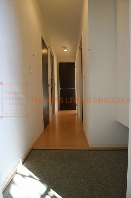 玄関　※同型参考写真