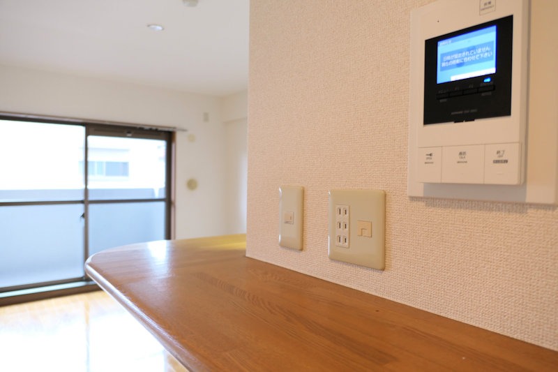セキュリティ　急な来訪者にも安心のモニター付きインターホン◎