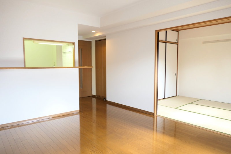 居室・リビング　開放感のある１２．８帖リビングキッチンで会話も弾みます♪