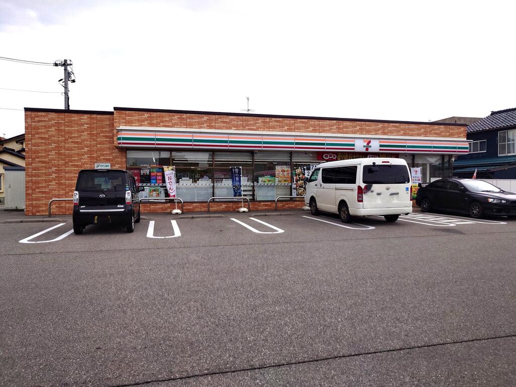 コンビニ　セブンイレブン射水一番町店（コンビニ）まで507m