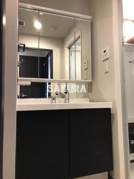 洗面設備　身支度に欠かせない独立洗面台♪